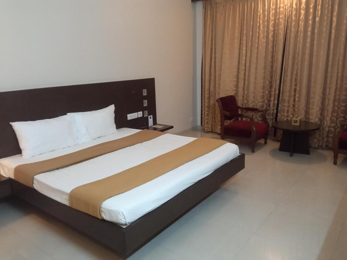 Rns One Hotell Subrahmanya Eksteriør bilde